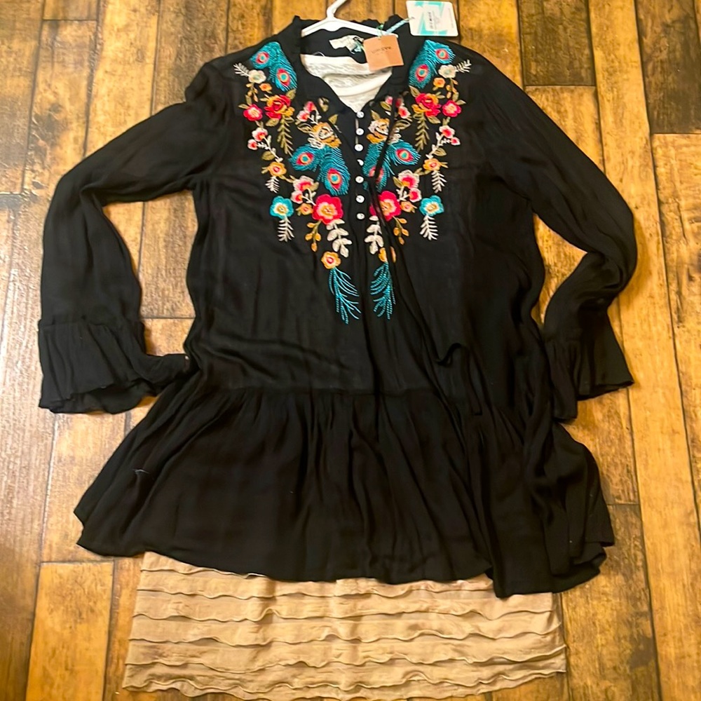 UMGEE embroidered tunic/dress NWT SIZE SMALL, but runs big